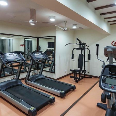 Sonesta Inns Beach Resort - Candolim Beach Exteriör bild